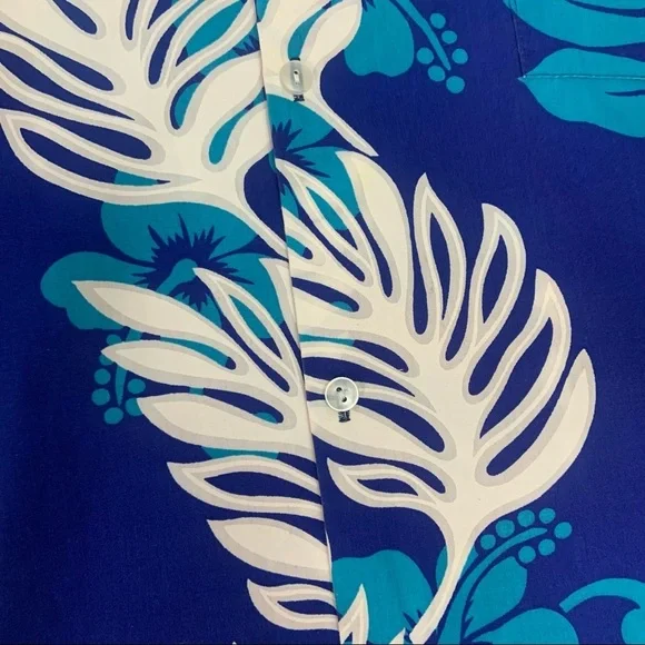 Vintage 80’s Men’s Blue Hawaiian Palm Print Short Sleeve Shirt Made In Hawaii